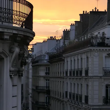 Bergere Opera Trevise - 2 Connecting With Private Bathroom And 1 Study - 35 M2 París